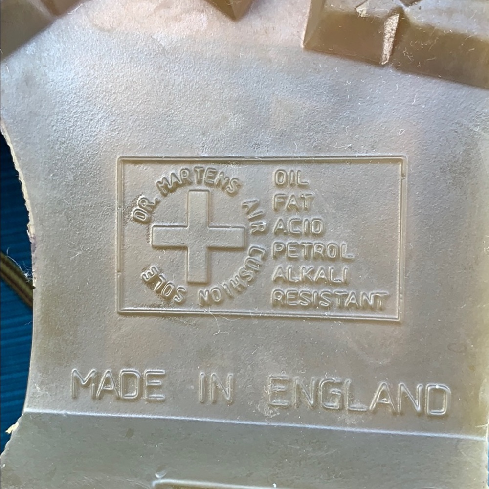 Vintage Made in England AirWair Dr. Martens - Picture 5 of 8